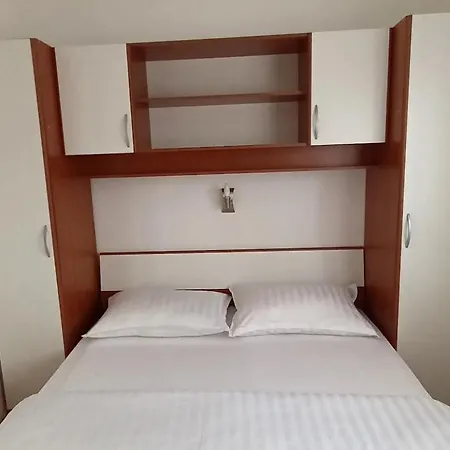 Marelja - Free Private Parking And Balcony * 扎达尔