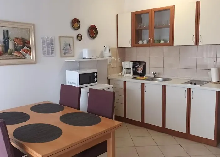 Apartament Marelja - Free Private Parking And Balcony